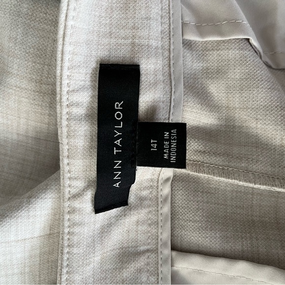 Ann Taylor Cream Ankle & Cropped Pants - Picture 9 of 12